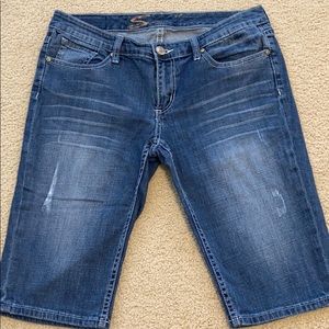 Seven 7- size 10 shorts pocket details